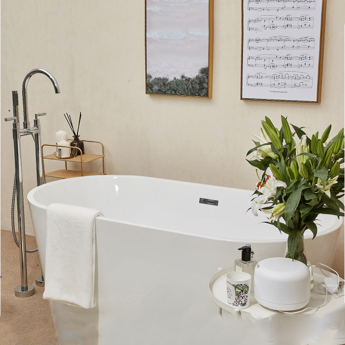 Aquacubic Home Freistehende Badewanne, bodenmontierte Wasserfallarmaturen mit Handbrause